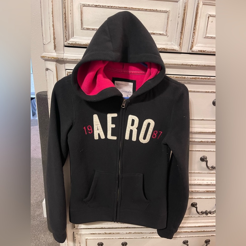 Aeropostale size small fleece fitted jacket.